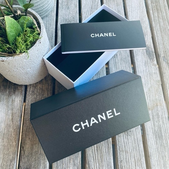 NEW Authentic CHANEL Sunglasses Box International Guarantee Cert/Card & booklet main image 11
